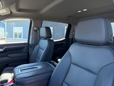 Used 2022 GMC Sierra 1500 SLT w/ SLT Convenience Package AWD/4WD image 12
