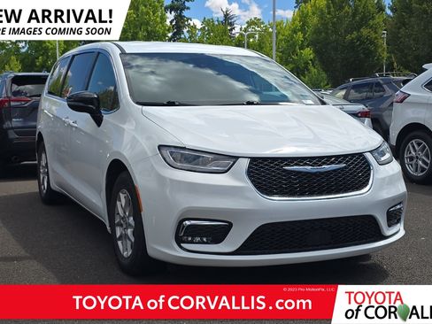 Used 2025 Chrysler Pacifica Select FWD image 1