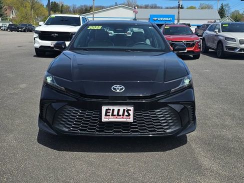 Used 2025 Toyota Camry SE w/ Convenience Package AWD/4WD image 2