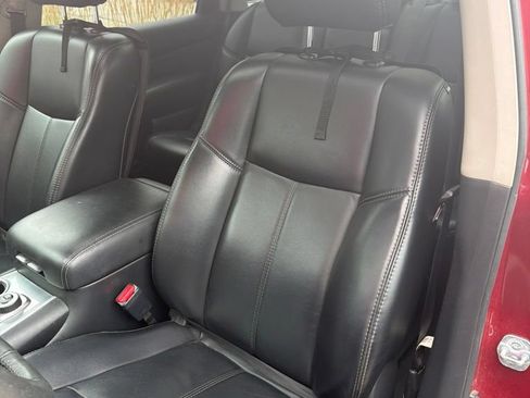 Used 2017 Nissan Pathfinder SL w/ SL Premium Package AWD/4WD image 4