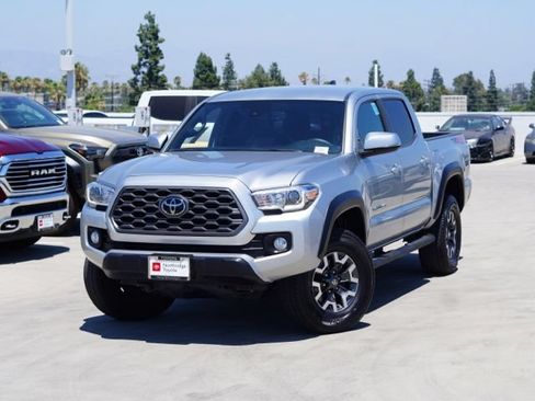 Used 2023 Toyota Tacoma TRD Off-Road w/ Technology Package AWD/4WD image 5