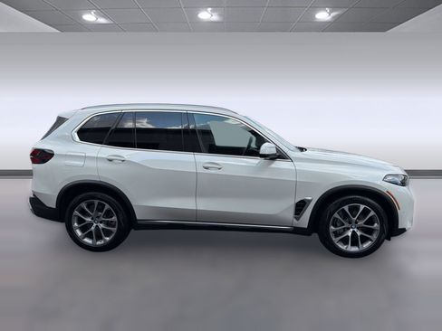 Used 2025 BMW X5 xDrive50e w/ Premium Package AWD/4WD image 8
