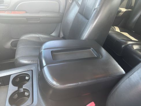 Used 2008 GMC Sierra 3500 SLT w/ Convenience Package AWD/4WD image 18
