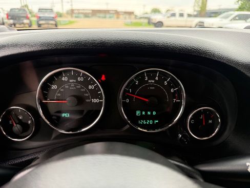 Used 2017 Jeep Wrangler Unlimited Sahara w/ Mopar Chrome Edition Group image 27