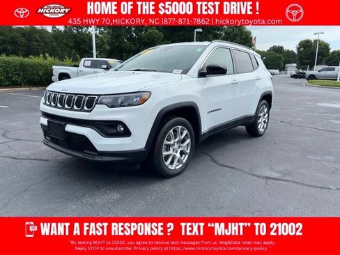 Used 2023 Jeep Compass Latitude AWD/4WD image 1