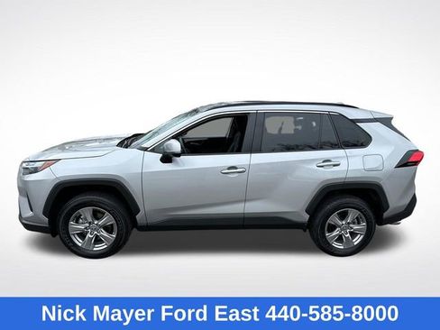 Used 2025 Toyota RAV4 XLE AWD/4WD image 4