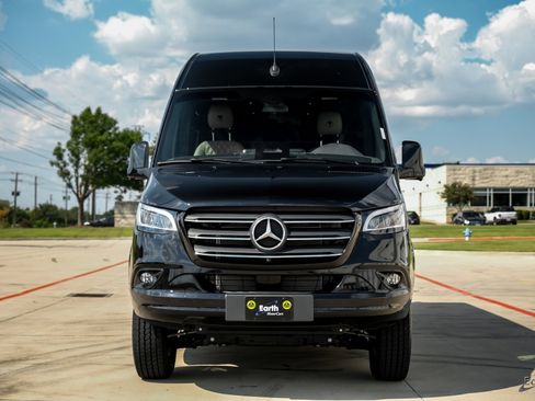 Used 2025 Mercedes-Benz Sprinter 2500 image 22