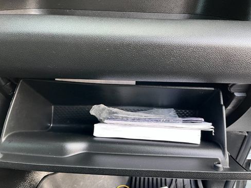 Used 2022 RAM 2500 Tradesman w/ Chrome Appearance Group image 23