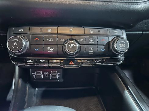 Used 2021 Dodge Durango SXT image 44