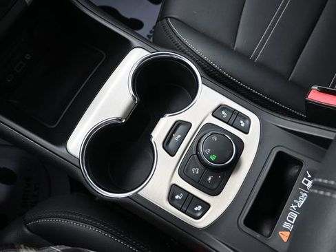 Used 2023 GMC Terrain Denali AWD/4WD image 29