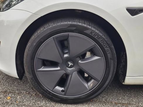 Used 2023 Tesla Model 3 Standard Range image 16