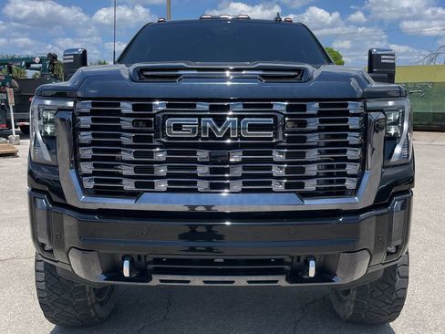 Used 2024 GMC Sierra 3500 Denali Ultimate AWD/4WD image 2