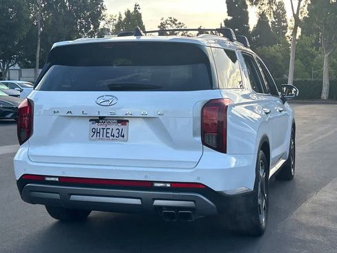 Used 2024 Hyundai Palisade SEL FWD image 3