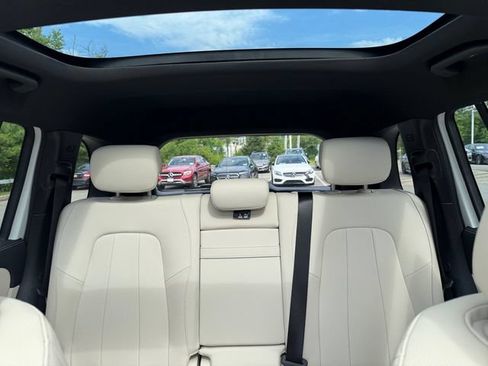 Used 2026 Mercedes-Benz GLB 250 4MATIC image 33