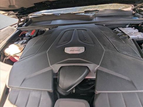 Used 2023 Porsche Cayenne AWD/4WD image 24
