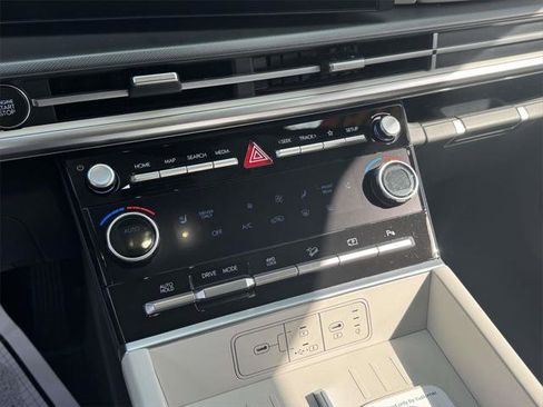 Used 2025 Hyundai Santa Fe SEL image 29