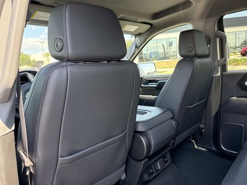 Used 2025 GMC Sierra 1500 SLT AWD/4WD image 14