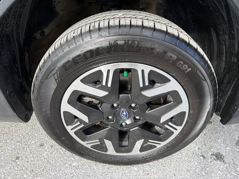Certified 2025 Subaru Forester Premium AWD/4WD image 17
