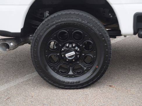 Used 2025 Ford F250 Lariat w/ Black Appearance Package image 26