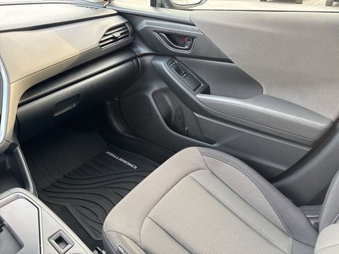 Used 2025 Subaru Crosstrek 2.5i Premium w/ Convenience Package #2 image 27