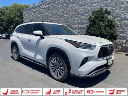 Used 2024 Toyota Highlander Platinum