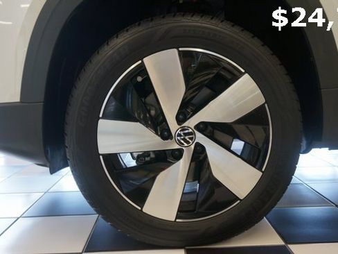 Certified 2025 Volkswagen Taos S image 75