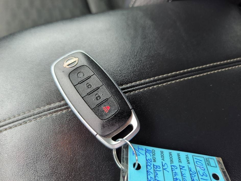 Used 2024 Nissan Pathfinder SV AWD/4WD image 30