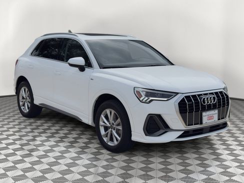Used 2025 Audi Q3 2.0T Premium w/ Convenience Package AWD/4WD image 7