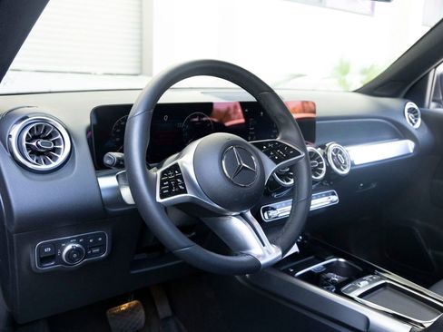 Used 2026 Mercedes-Benz GLB 250 image 15