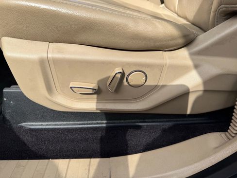 Used 2016 Ford F150 Lariat w/ Equipment Group 502A Luxury image 22