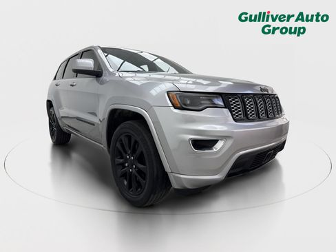 Used 2021 Jeep Grand Cherokee Laredo X AWD/4WD image 13