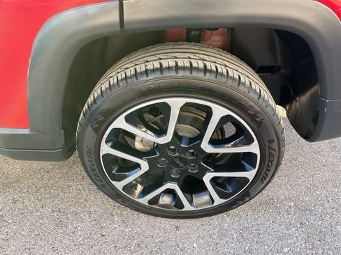 Used 2018 Jeep Compass Limited w/ Navigation Group AWD/4WD image 19