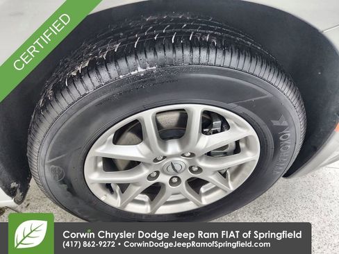 Used 2024 Chrysler Pacifica Touring-L image 34