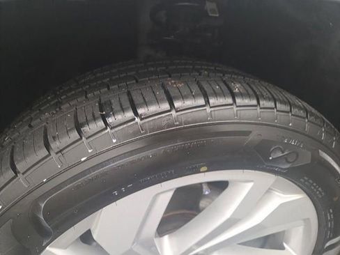 Used 2022 Volkswagen Atlas SE image 37