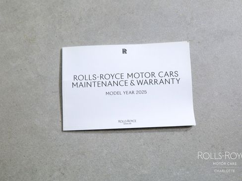 Used 2025 Rolls-Royce Phantom Sedan image 38