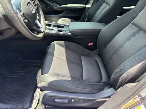 Used 2019 Honda Accord EX image 7