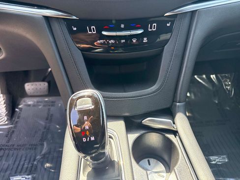 Used 2021 Cadillac XT6 Luxury image 31