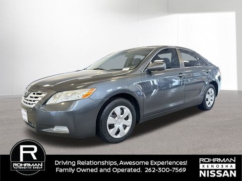 Used 2009 Toyota Camry LE image 1