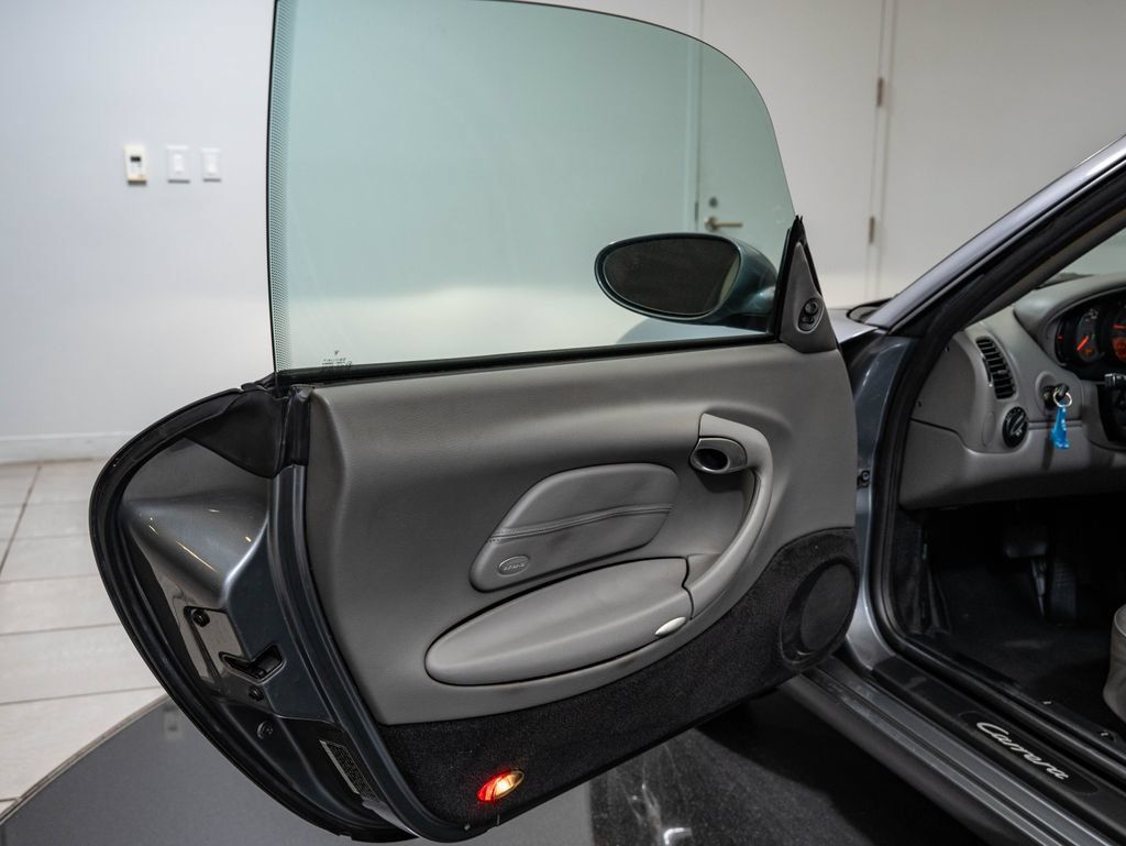 Used 2002 Porsche 911 Carrera RWD image 25