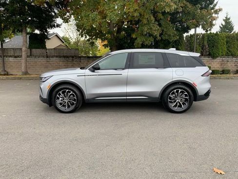 New 2026 Lincoln Nautilus Premier w/ Equipment Group 102A image 2