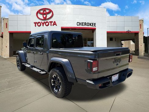 Used 2025 Jeep Gladiator Sport AWD/4WD image 7