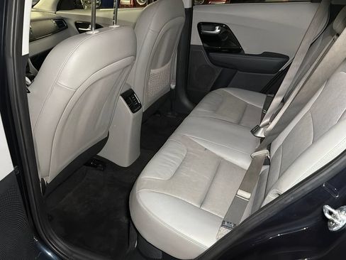 Used 2019 Kia Niro EX FWD image 16