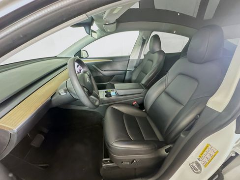 Used 2022 Tesla Model Y Long Range AWD/4WD image 13