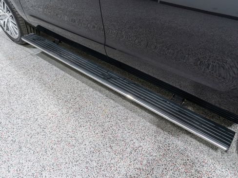 Used 2023 Ford Expedition Max Limited image 11