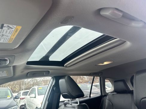 Used 2024 Toyota Corolla Cross XLE w/ Convenience Package image 17