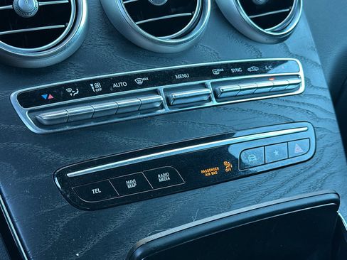 Used 2021 Mercedes-Benz GLC 300 image 20