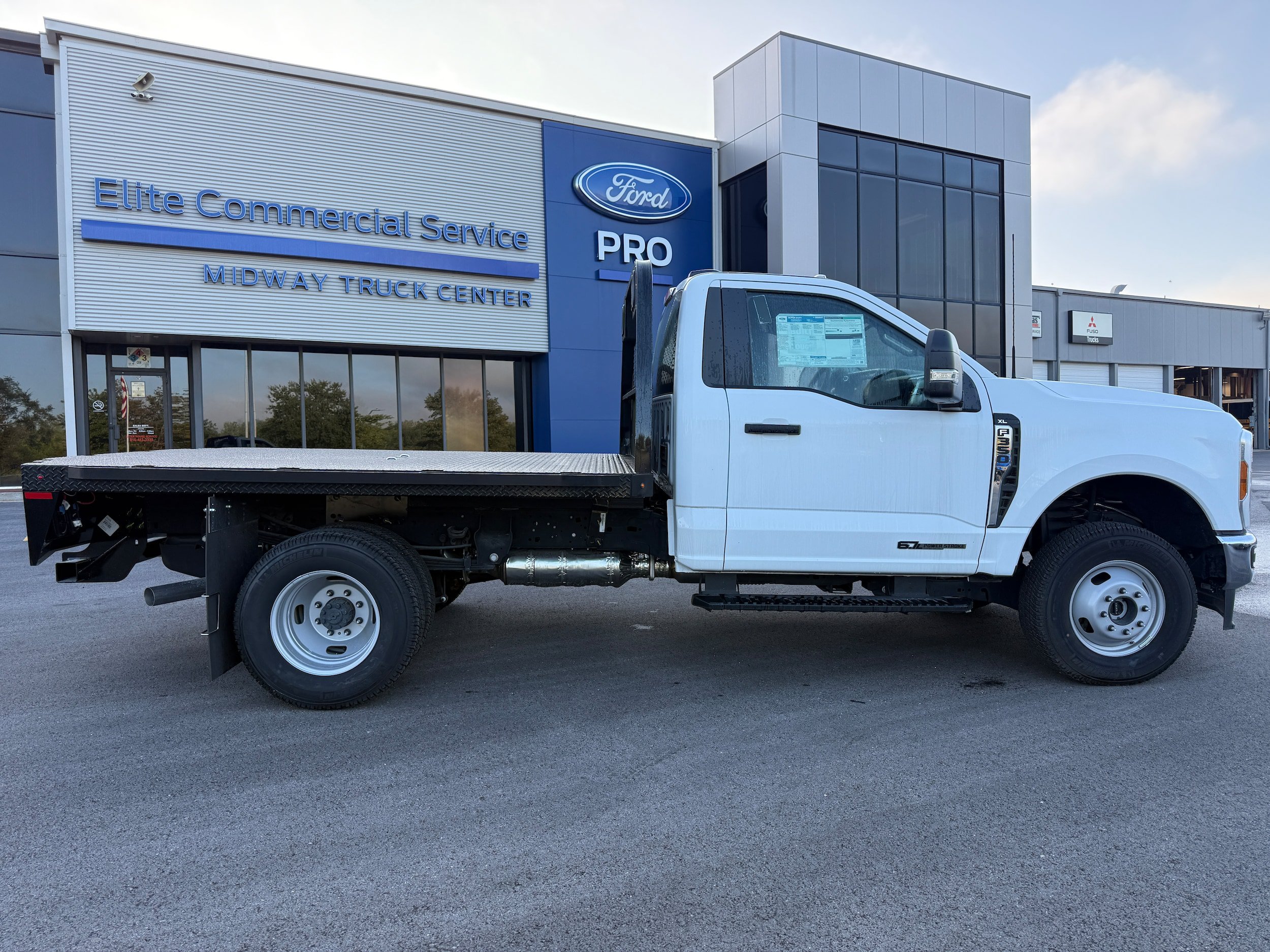 New 2025 Ford F350 4x4 Regular Cab DRW Super Duty image 11