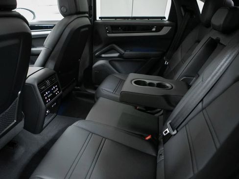 New 2026 Porsche Cayenne Coupe image 31