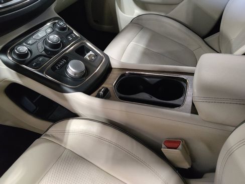 Used 2015 Chrysler 200 C w/ Navigation & Sound Group I image 26