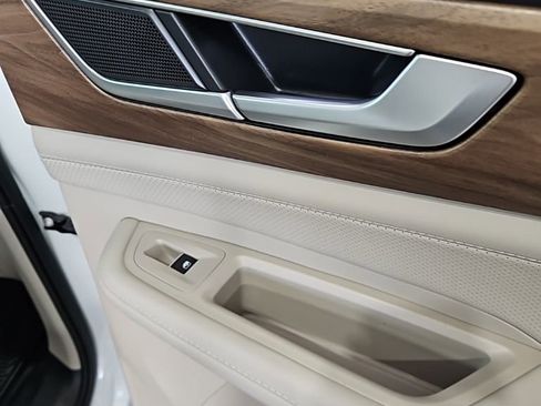 New 2026 Volkswagen Atlas SE FWD image 16
